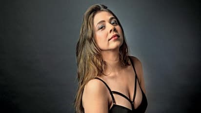 படுக்கைக்கு அழைத்த தயாரிப்பாளர்! சில வருடங்களுக்கு பின் வாய்திறந்து பிரபல நடிகை!