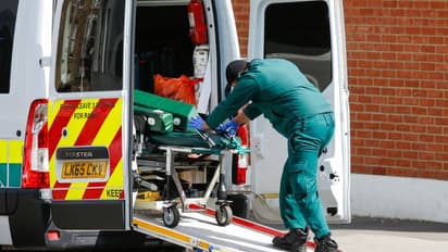 போறதுக்குள்ள இன்னும் என்னென்ன செய்யப் போகுதோ...!! ஒவ்வொரு நொடியும் மரணம், பீதியில் உறைந்த  உலகம்..!!