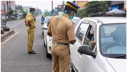 ലോക്ക് ഡൗണ്‍: പിടിച്ചെടുത്ത വാഹനങ്ങള്‍ തിങ്കളാഴ്ച മുതൽ വിട്ടുനൽകും; പിഴ മാത്രമാക്കുന്നത് ആലോചനയിൽ