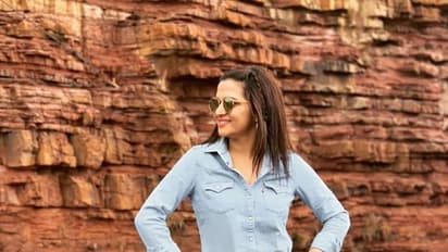 தனிமையில் இனிமை காணும் தொகுப்பாளினி டிடி அம்மணிக்கு ரொம்ப போர் அடிக்குது போல !