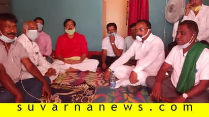 ತುತ್ತು ಅನ್ನಕ್ಕಾಗಿ ಬಡವರ ಪರದಾಟ: ಜೆಡಿಎಸ್ ನಾಯಕ YSV ದತ್ತಾ ಉಪವಾಸ ಸತ್ಯಾಗ್ರಹ