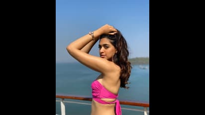 அனல் பறக்கும் கவர்ச்சியை அள்ளி வீசும் மன்னாட்  சிங்! கோடைக்கு ஏற்ற குளுகுளு போட்டோ கேலரி!