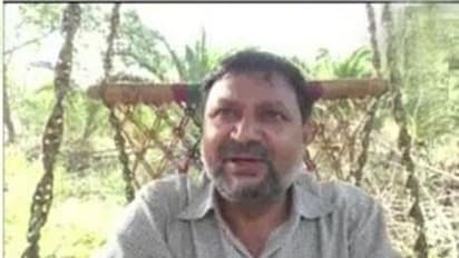 చెట్టు కింద ప్లీడర్ కాదు.. చెట్టు పైన ప్లీడర్..!