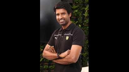 சூரி மனசு யாருக்கு வரும்... சினிமா தொழிலாளர்கள் பசி போக்க 100 மூட்டை அரிசி...!