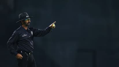 മൊബൈലില് വിളിക്കണമെങ്കില് മരത്തില് കയറണം; സഹായമഭ്യര്ത്ഥിച്ച് ഇന്ത്യന് അമ്പയര്