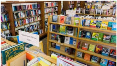 ലോക്ക്ഡൗൺ;സംസ്ഥാനത്തെ പുസ്തകവിതരണ ശാലകൾക്ക് പ്രവർത്തനാനുമതി; ഫ്രിഡ്ജ് റിപ്പയറിംഗ് സ്ഥാപനങ്ങൾക്കും ഇളവ്