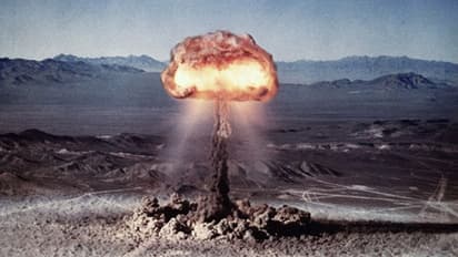 ‘ఉక్రెయిన్‌పై రష్యా అణ్వాయుధాలతో దాడి చేయొచ్చు’.. అమెరికా నిఘా విభాగాధిపతి ఏం   చెబుతున్నారు?