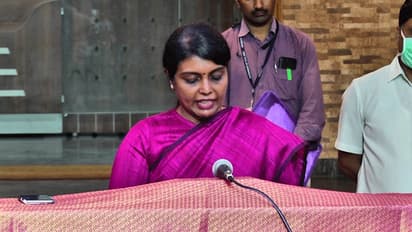 மங்களகரமான நாளில் பத்திரப்பதிவு அலுவலகம் திறக்கலாம்.. பதிவுக்கு கூடுதல் கட்டணம்.. பீலா ராஜேஷ் அதிரடி உத்தரவு.!