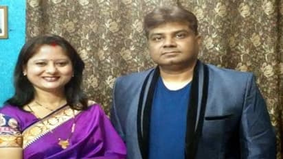 बेटी पैदा हुई है...सुनते ही उछल पड़ती है ये डॉक्टर, फीस नहीं मांगती बल्कि बांटती हैं मिठाइयां