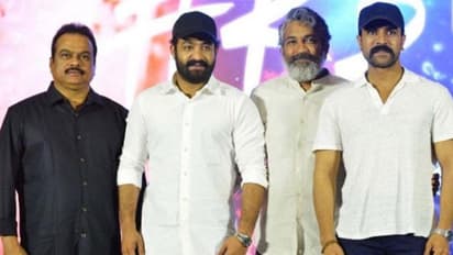 బిగ్ లీక్ :'ఆర్ ఆర్ ఆర్' లో రాజమౌళి కొడుకు పాత్ర...మామూలుగా లేదుగా