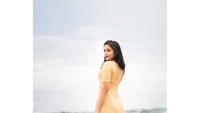 கேஜீஎஃப் நாயகியா ?  பிங்க் பிகினியில் கவர்ந்திழுக்கும் ஸ்ரீநிதி ஷெட்டி