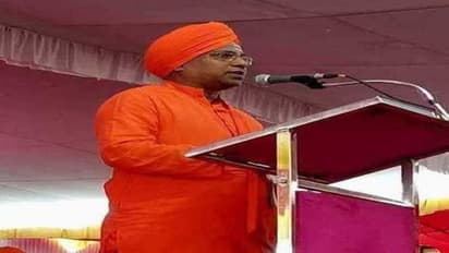 ಕೋವಿಡ್ ವಿರುದ್ಧ ಹೋರಾಟ: ತೋಂಟದಾರ್ಯ ಮಠದಿಂದ 10 ಲಕ್ಷ ರು. ಚೆಕ್