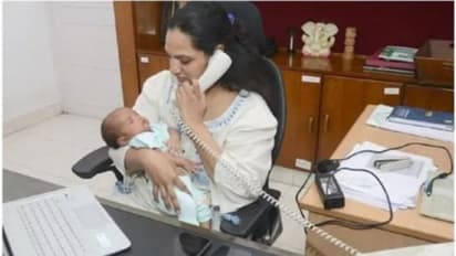 చేతుల్లో రోజుల బిడ్డతో.. విధుల్లోకి ఏపీ లేడీ ఐఏఎస్ అధికారి