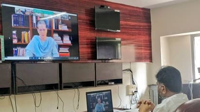 ಸೋನಿಯಾ ಗಾಂಧಿ ಸೂಚನೆ ಮೇರೆಗೆ ಅಖಾಡಕ್ಕಿಳಿದ ಕೆಪಿಸಿಸಿ ಅಧ್ಯಕ್ಷ ಡಿಕೆ ಶಿವಕುಮಾರ್