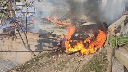 'কাশ্মীরে জীবন অর্থহীন', দুদিন ধরে মৃত ভাইপোর মস্তিষ্ক কুড়োলেন কাকা