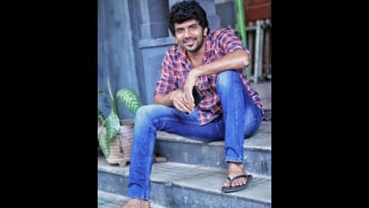 காதல் தோல்வியில் இருந்து மீண்டு வந்த கவின் வெளியிட்ட பழைய புகைப்படம் !