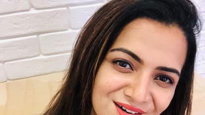 வீட்டில் இருந்தபடியே நினைவுகள் மூலம் ஊர் சுற்றிவரும் தொகுப்பாளினி டிடி இன்ஸ்டாகிராமில் தினமும் ஒரு புகைப்படம்