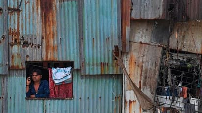 'ট্রাম্পের ওষুধ' জন্য জেদ ধরেছে ধারাভি, কাজ নেই খাবার নেই আছে শুধু হাহাকার