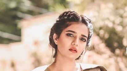 குட்டி ஸ்வாதி இவ்வளவு க்யூட்டா?.... அந்த வயசிலேயே எவ்வளவு ஸ்டைலா போஸ் கொடுத்திருக்காங்க பாருங்க....!