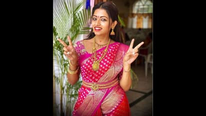 ನಟಿ, ನಿರೂಪಕಿ ನವ್ಯಾ ಸ್ವಾಮಿ ನಿಜಕ್ಕೂ ಸಿಂಗಲ್ಲಾ?