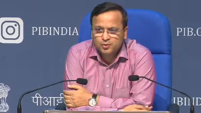 Govt will send SMS to elderly beneficiaries for precautionary dose; vaccines disease-modifying: Centre