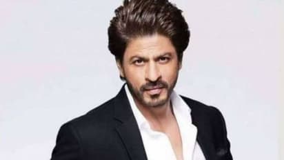 Guess who dared to kicked Shah Rukh Khan on his b*tt? She is an actress