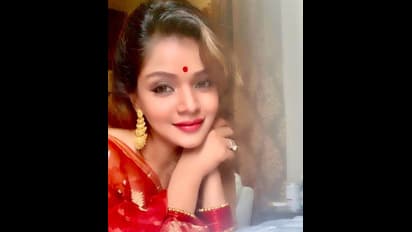 আগামী দিন শুভ হওয়ার আশায় তারকারা, পুরনো অ্যালবামেই ভরে উঠল নববর্ষের শুভেচ্ছাবার্তা