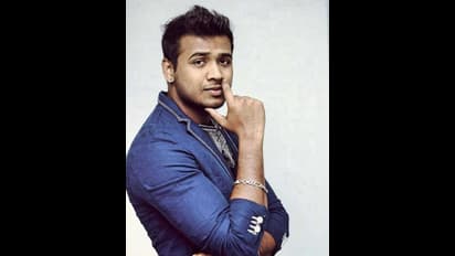 క్రేజీ బ్యూటీకి రాహుల్ లిప్ లాక్ కిస్.. వీడియో వైరల్, రెచ్చగొడుతున్న అషు రెడ్డి