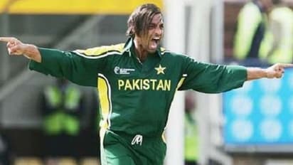 கங்குலியின் விலா எலும்பை உடைக்க சொல்லி டீம் மீட்டிங்கில் சொன்னாங்க.. நானும் உடைத்தேன் - அக்தர் ஃப்ளாஷ்பேக்