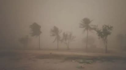 గౌహతిపై విరుచుకుపడిన ఇసుక తుఫాను: ఈదురుగాలులతో భారీ వర్షం