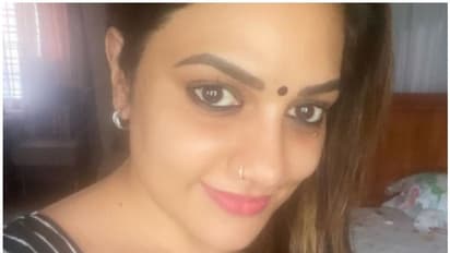 'മേയ്ക്കപ്പ് കൂടിയെന്ന് പറയല്ലേ'; ഫോട്ടോ ഷെയര് ചെയ്ത് റിമി ടോമി