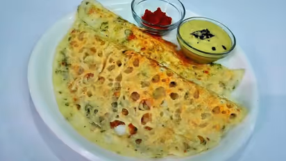 தோசை மாவு இல்லையா? அப்ப ரவையும் தேங்காயும் வச்சு இப்படி ஒருமுறை தோசை சுட்டு பாருங்க டேஸ்ட்டா இருக்கும்!