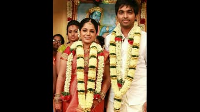 ஜி.வி. பிரகாஷ் மற்றும் சைந்தவின் திருமண புகைப்படங்கள்... த்ரோ பாக் நினைவுகள் !