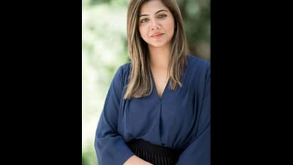 பளீர் சிரிப்பு ! பால் போல் மேனி ! பார்த்துக்கொண்டே இருக்கும் அழகு.... மடோனா செபாஸ்டின் புகைப்படங்கள் இதோ !