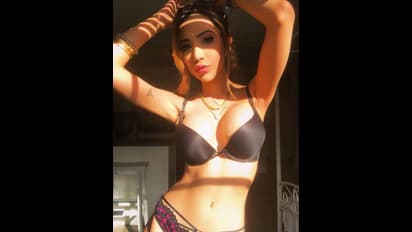 लॉकडाउन में टीवी पर चल रहा दादा का रामायण, सोशल मीडिया में हॉट फोटोज को पोस्ट कर रही पोती