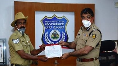 ಬೈಕಲ್ಲಿ 430 ಕಿ.ಮೀ. ಹೋಗಿ ಕ್ಯಾನ್ಸರ್‌ ಔಷಧ ಕೊಟ್ಟು ಮಾನವೀಯತೆ ಮೆರೆದ ಪೊಲೀಸ್‌..!