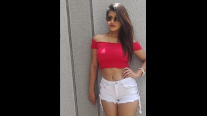 ட்ரான்ஸ்பிரன்ட் புடவையில் ஸ்டைலிஷ் போஸ்... மீண்டும் ஃபார்முக்கு வந்த யாஷிகா ஆனந்த்...!