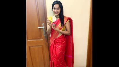 யோகா செய்து உடலை குறைக்கும் தொகுப்பாளினி ரம்யா ரசிகர்களுக்கு யோகா கிளாஸ் !!