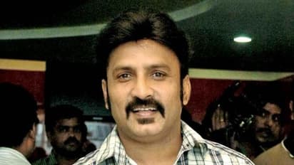 ஓட்டலுக்கு வந்து இலவசமா சாப்பிடுங்க..! வீடியோ வெளியிட்டு அழைக்கும் நடிகர்! குவியும் பாராட்டு..