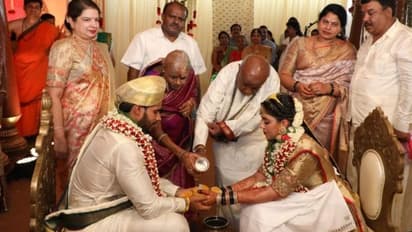 पहले सीएम की बेटी और अब सीएम उड़ाई लॉकडाउन की धज्जियां, धूमधाम से की बेटे की शादी