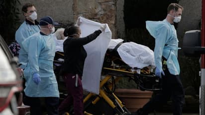 கோரத்தாண்டவம் ஆடும் கொரோனா.. அமெரிக்காவில் ஒரே நாளில் 4,591 பேர் கொத்துகொத்தாகப் பலி..!