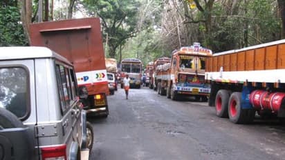 തമിഴ്നാട്ടിലെ കൊവിഡ് വ്യാപനം: ഇടുക്കി, കൊല്ലം, വയനാട് അതിർത്തികളിൽ പരിശോധന കർശനമാക്കി