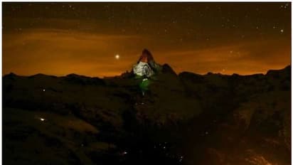 കൊവിഡ് പോരാട്ടത്തില് ഇന്ത്യക്ക് പിന്തുണ, ഇന്ത്യന് പതാകയുടെ നിറമണിഞ്ഞ് സ്വിറ്റ്സര്ലന്ഡിലെ മലനിരകള്