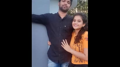 மானாட மயிலாட புகழ் மானஸின் அழகிய குடும்பம் மனைவி சுபிக்க்ஷவின் புகைப்படங்கள் உள்ளே !