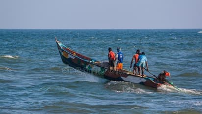 சென்னைக்கு மிக அருகில் கடற்பகுதியில் நடந்த பயங்கரம்.!!  இந்திய கடலில்  நுழைந்த வெளிநாட்டு ராட்சத கப்பல்கள்.??