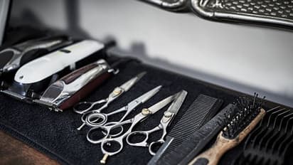 தருமபுரியில் சாதியைச் சொல்லி தலித் இளைஞருக்கு முடி வெட்ட மறுத்த தந்தை, மகன் கைது