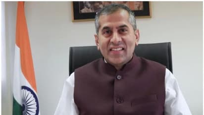 ഇന്ത്യയും യുഎഇയും വിവേചനങ്ങള്ക്കെതിര്; പ്രവാസികള്ക്ക് മുന്നറിയിപ്പുമായി അംബാസഡര് പവന് കപൂര്