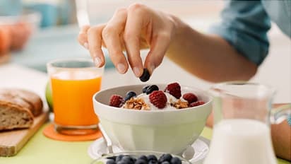 ഒരുമിച്ച് കഴിക്കാന് പാടില്ലാത്ത ഭക്ഷണങ്ങള്...