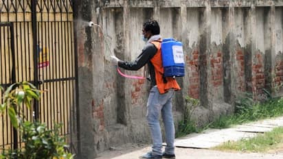 মুখে পাইপ চেপে ধরে ঢালা হল স্যানিটাইজার, যোগী রাজ্যে বর্বরোচিত হত্যা তরুণ করোনা-যোদ্ধার