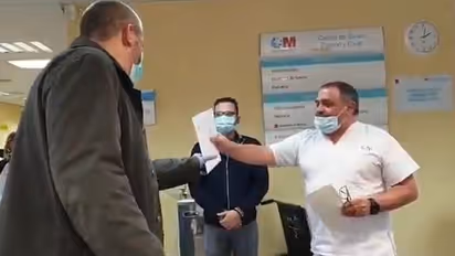 Coronavirus: Here’s why Spanish cab driver got standing ovation, surprise cheque from doctors (Video)